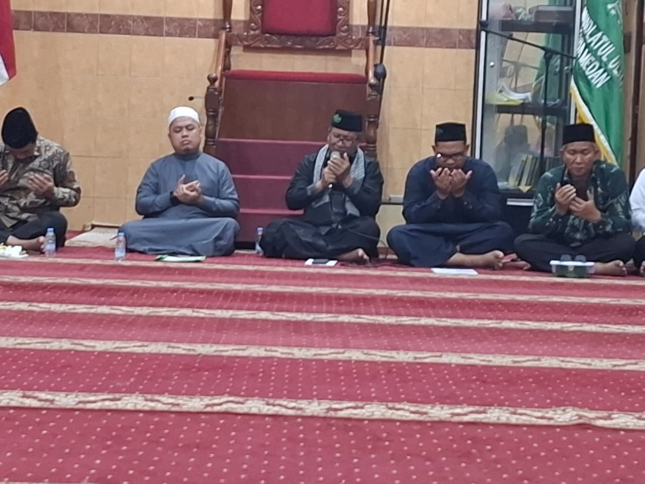 Dengan penuh tetesan air mata, Ketua Tanfidziyah NU Kota Medan Do’akan keselamatan Bangsa