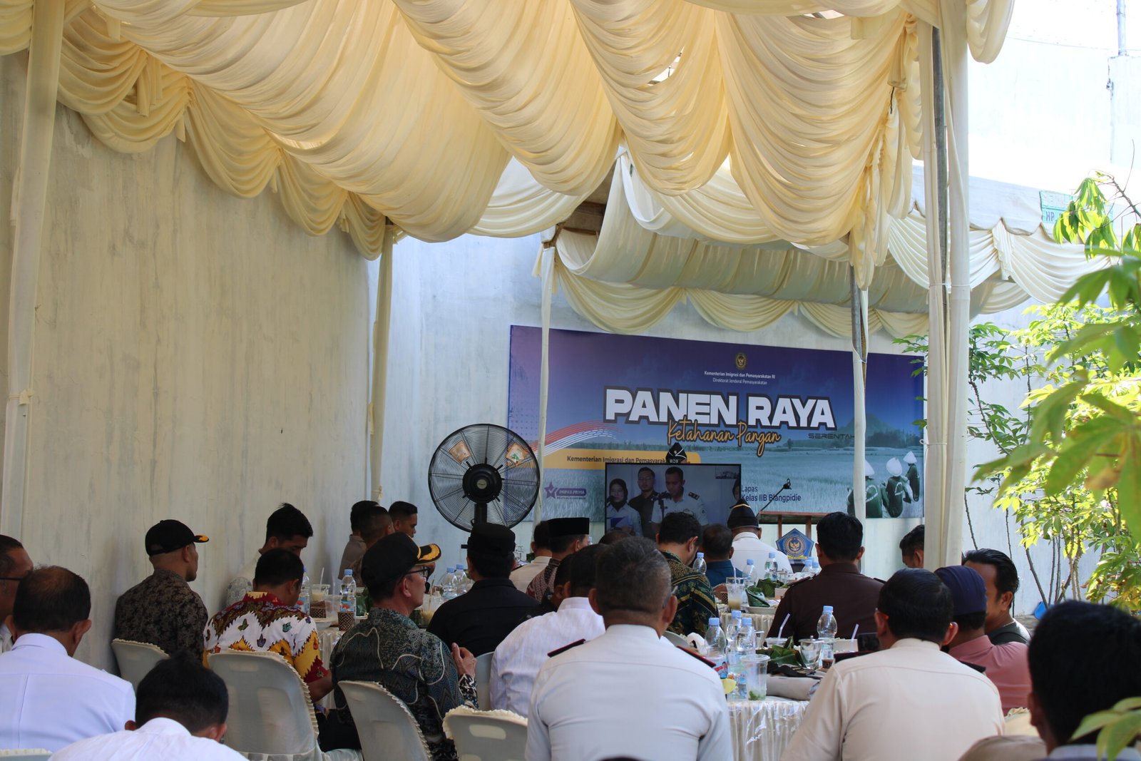 Lapas Blangpidie Panen Singkong 700 Kg pada Panen Raya Serentak Ketahanan Pangan Pemasyarakatan