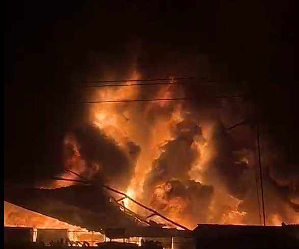 Pabrik Swallow Terbakar Di Tanjungmulia Medan