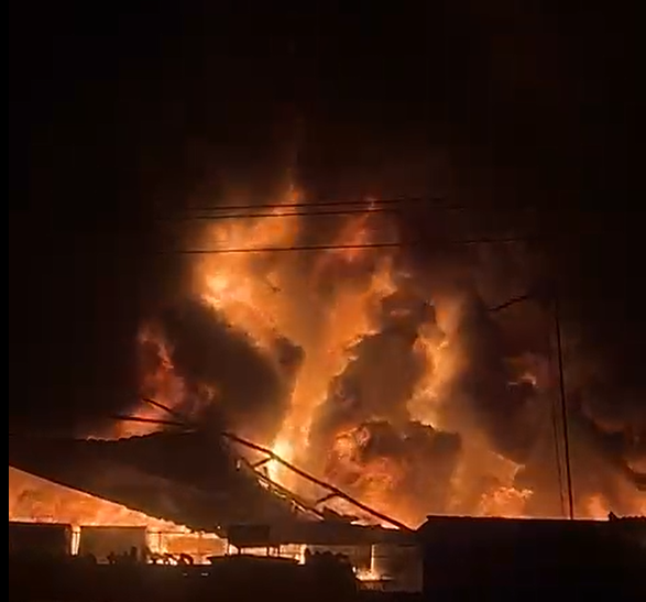 Pabrik Swallow Terbakar Di Tanjungmulia Medan